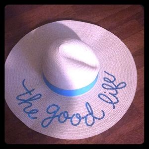 Beautiful never used beach hat! ❤️